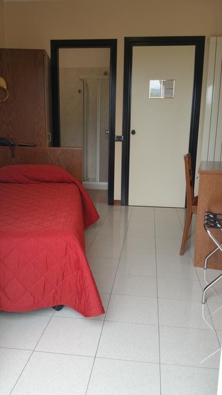 Hotel 5 Vie Almenno San Salvatore Habitación foto
