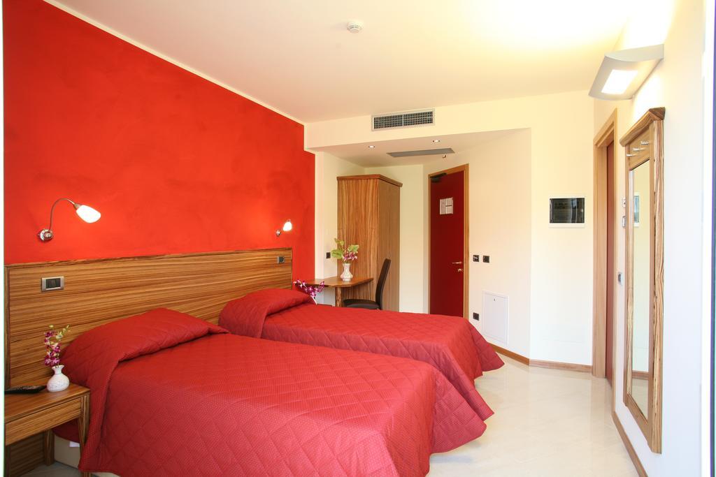Hotel 5 Vie Almenno San Salvatore Habitación foto
